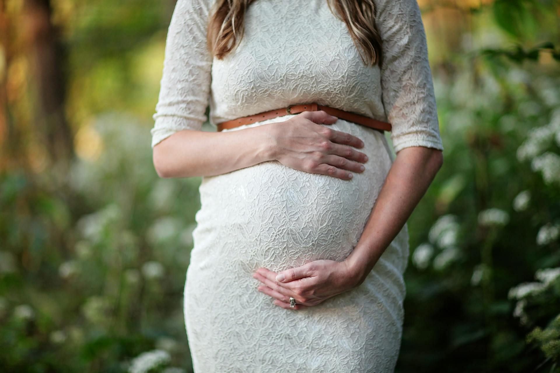 Lynn Reister was pregnant when she was killed (Image via Pexels)